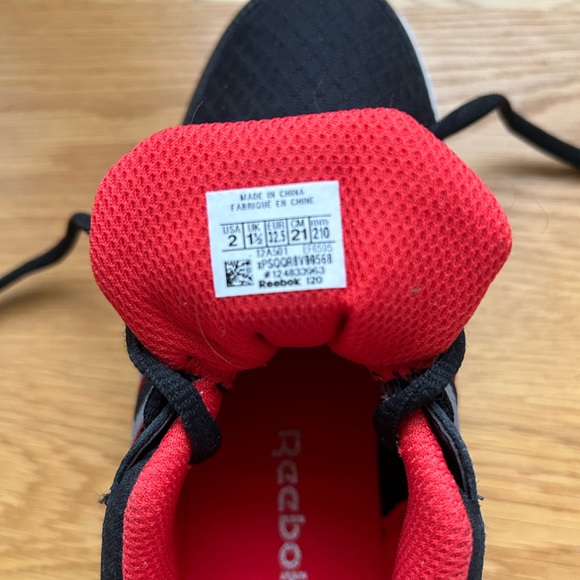 Reebok kids running shoes - Picture 4 of 4